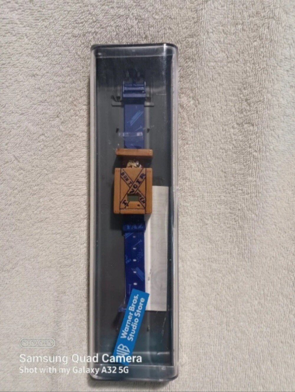 Vintage Looney tunes Taz danger don't open hand watch
